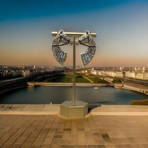 Jeweled Rhinestone Equestrian Horse Head Dangle Earring Green and Gold